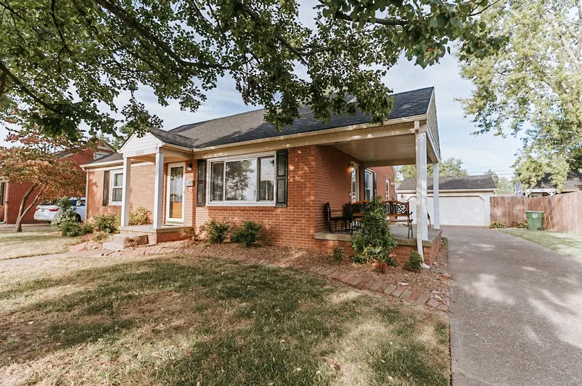 Bluegrass Meadow Sleeps 12 -Wheelchair Accessible - Image 1
