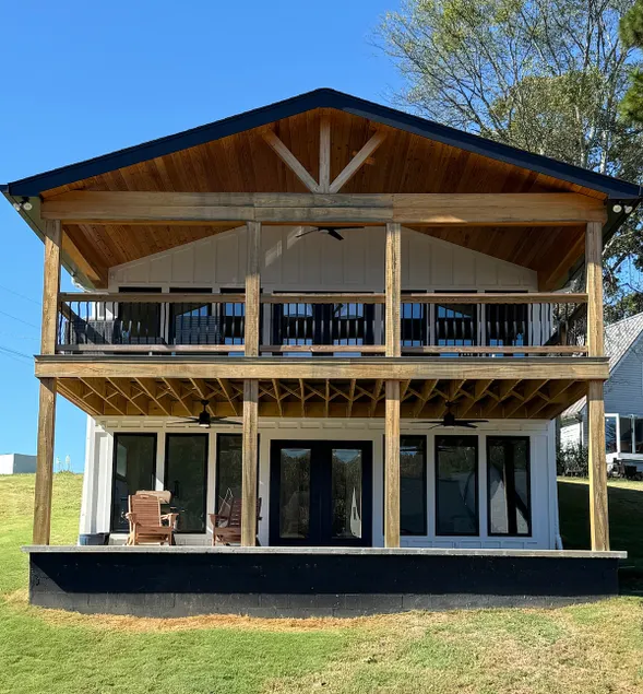 Lakeside Cottage on Wilson - Image 1