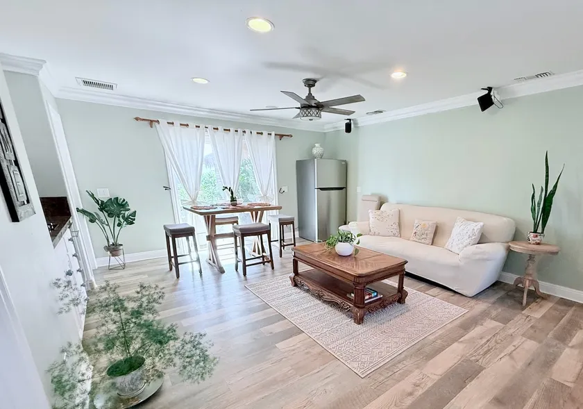 Scenic Temecula Overlook Suite - Image 1