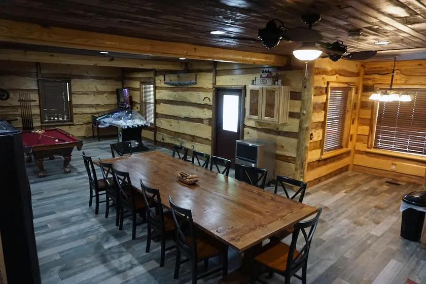 Stairway to Heaven Deluxe Log Cabin Rental - Image 1