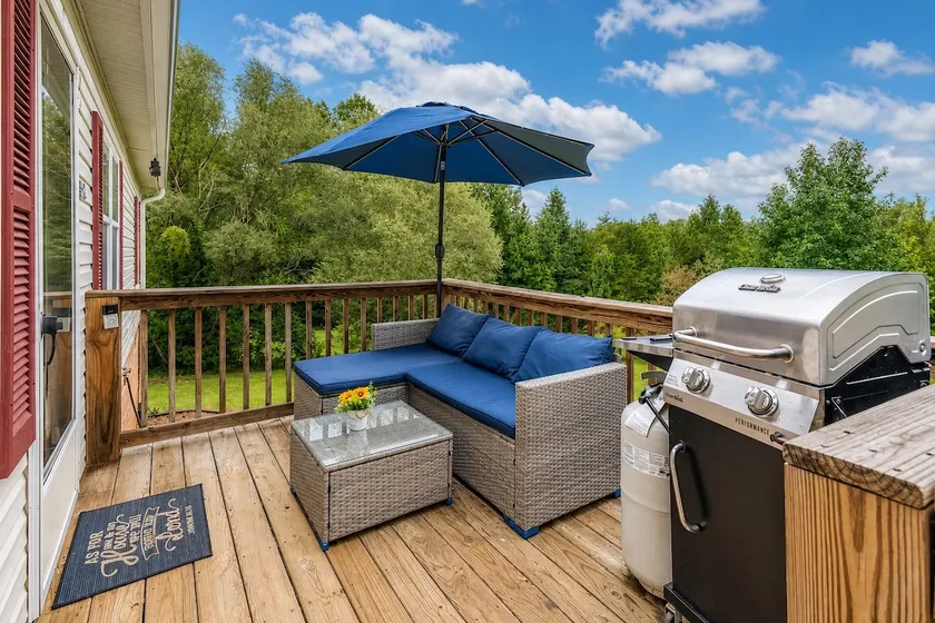 Arcade | Gas Grill | Retreat | PingPong | Fire Pit - Image 1