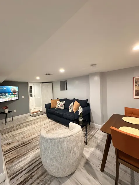 15 Min Nyc | Central 2 BR Queen | North Bergen - Image 1