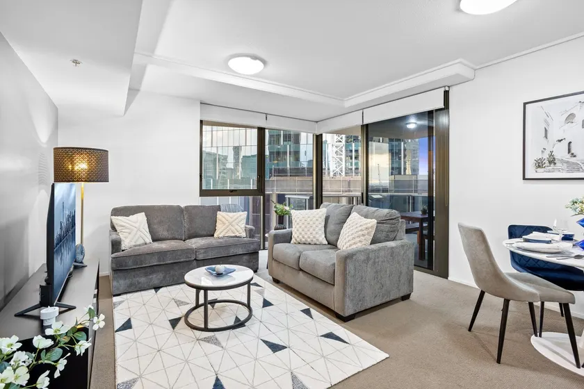 Modern 2BR in Brisbane CBD Free Parking and Pool - Image 1