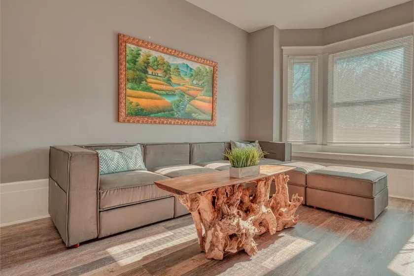 Riverfront 1BR Penthouse w/ River Views - Image 1