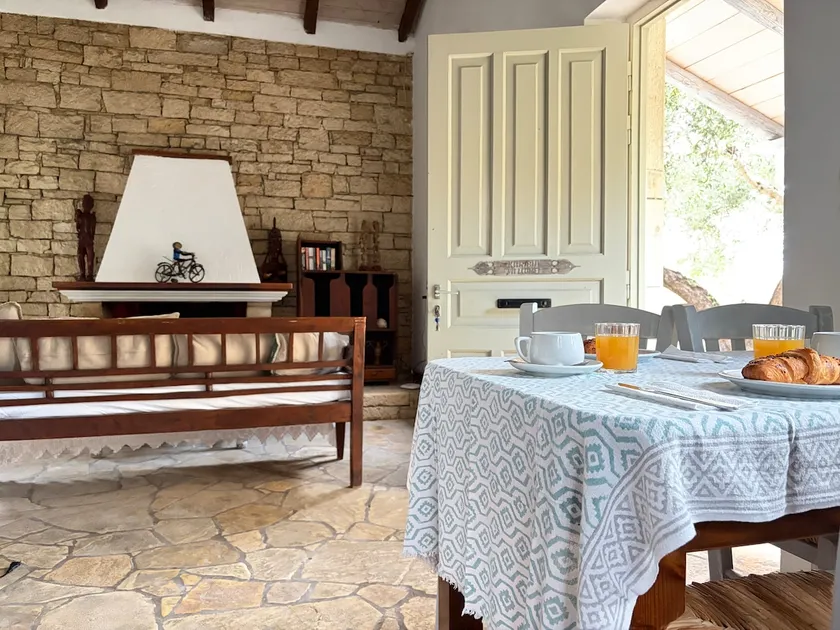 Spyros Marmari Cottage - Image 1