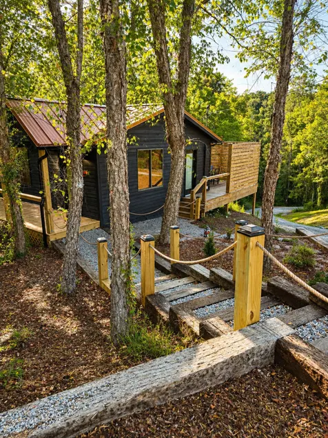 The Brady Retreat Hot tub and pool - Image 1