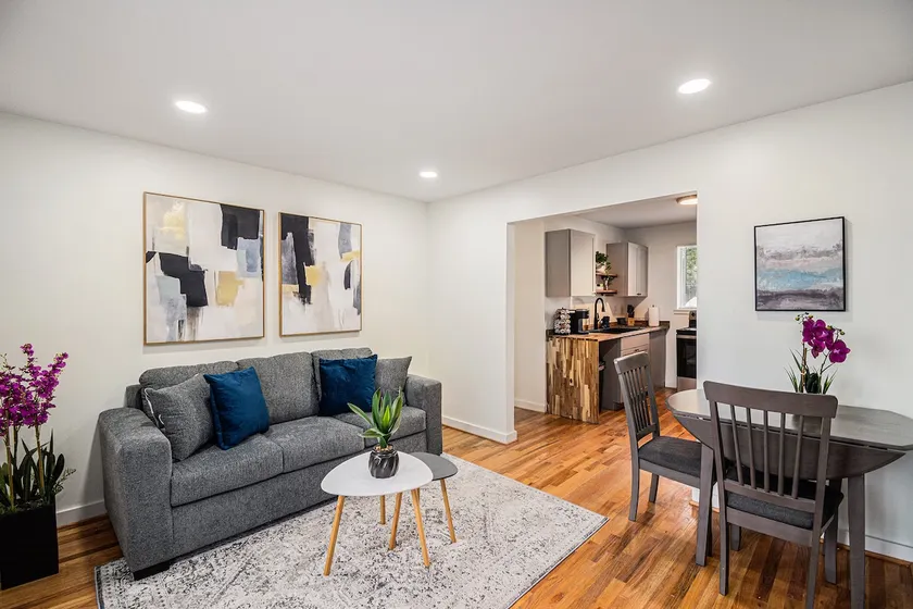 Cozy Luxe 2BR Apartment • Free Parking •Birmingham - Image 1
