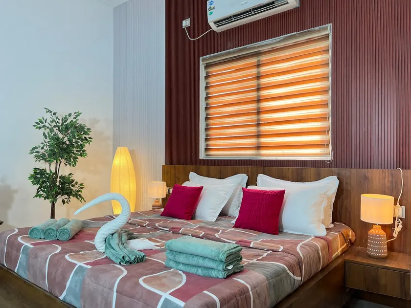 HYD - Garden Haus: AC 3BHK, PS 5, 65’TV, TT Table - Image 1