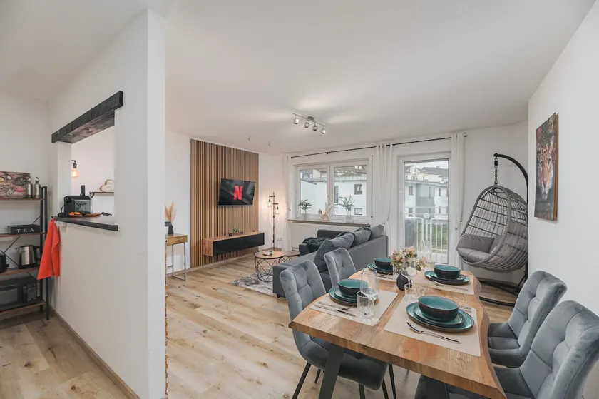 Roomfall Apartment Sinsheim mit TG & Wi-Fi & Balkon - Image 1