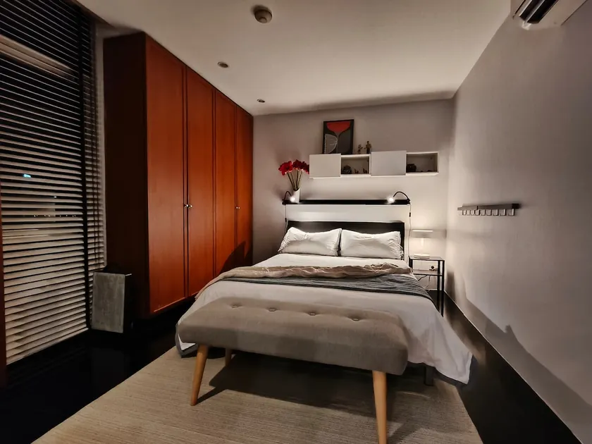 57m² Spacious 1Br just steps from MRT & BTS sta. - Image 1
