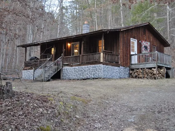 Rustic 2BR Cabin on 5 Private Acres - Image 1