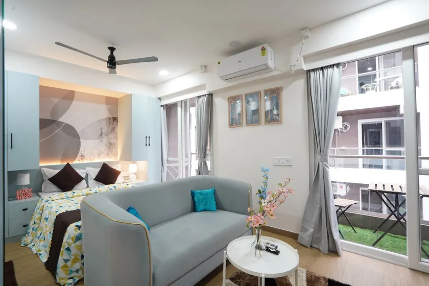 Skyline Retreat | Peaceful Escape - Image 1