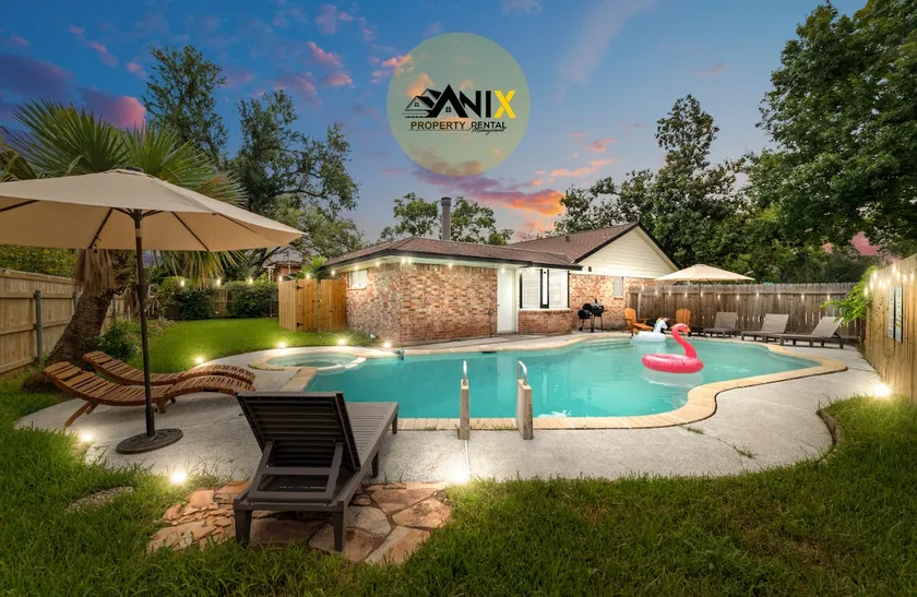 Golden Hour | 5BR/3BA • Family Maldives Pool Vibes - Image 1