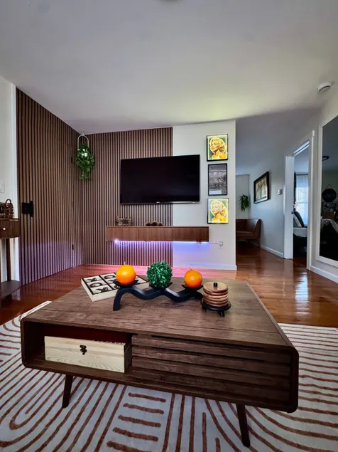Retro House | Themed Stay ¡15 Mins from MetLife! - Image 1
