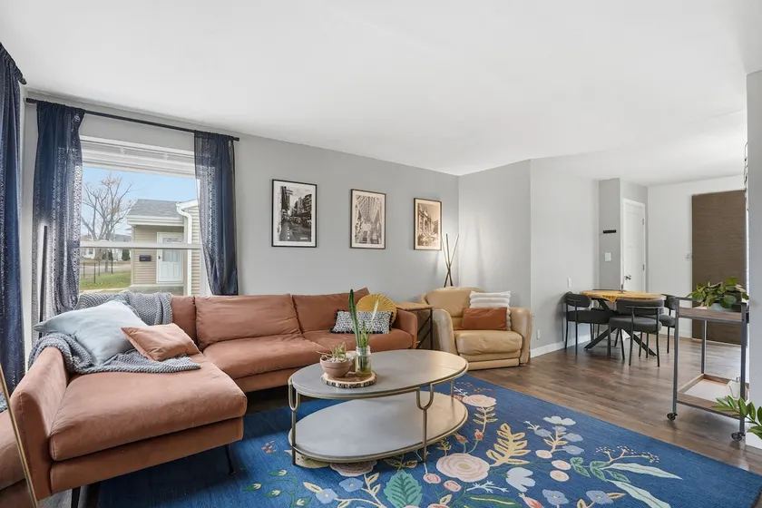 Moody Mid-Century Retreat - Image 1