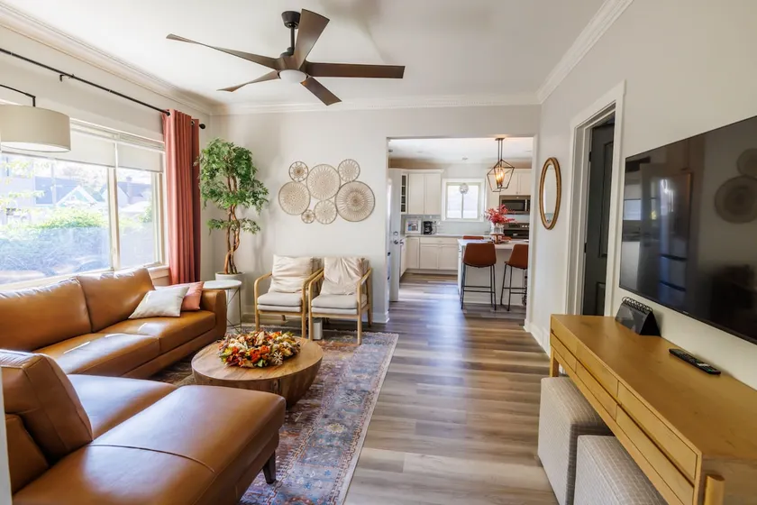 Mt Clemens Luxury - Image 1