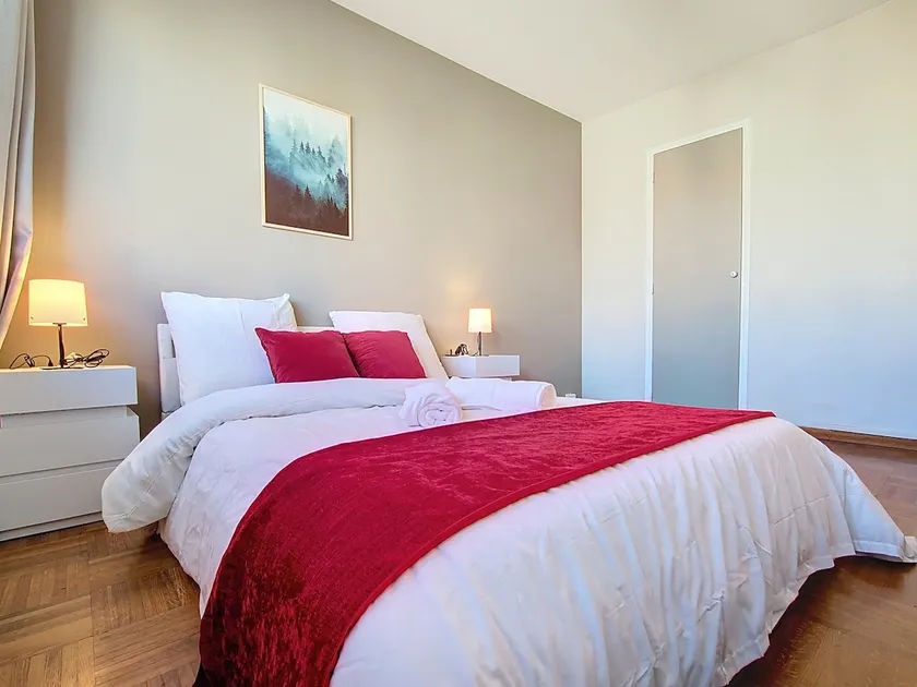 Apartment Marseille city center Place Castellane - Image 1