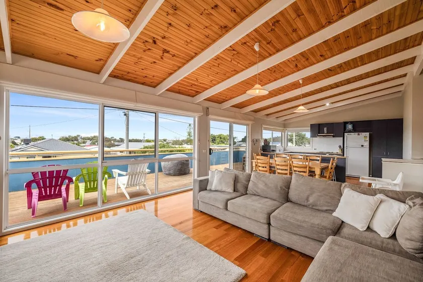 Dragonfly Beach House - Image 1