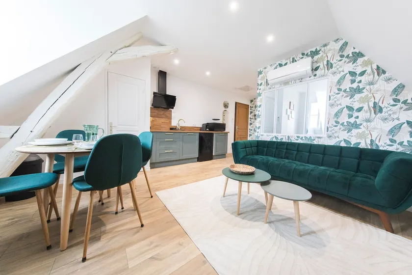Refined 1-bedroom apartment • Center-Gare • Air-conditioned - Image 1