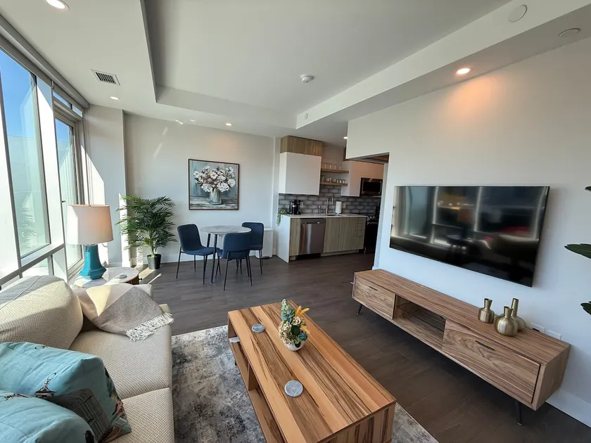 Penthouse downtown 1 Bedroom with 6 appliances - Image 1