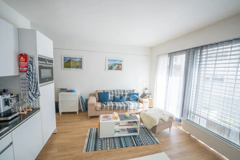 Modern 2½-room apartment in the heart of Naters. - Image 1