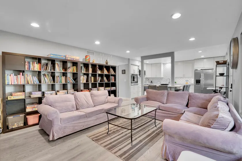 Disneyland Group Stay | 2 Homes in one in Tustin - Image 1