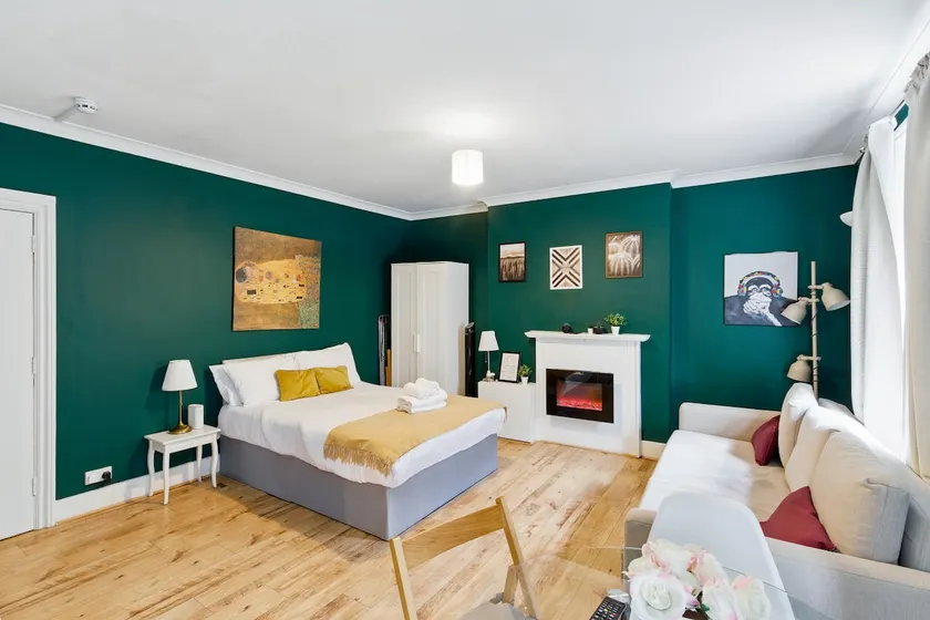 Well-Designed London Apartment Near the Tube - Image 1