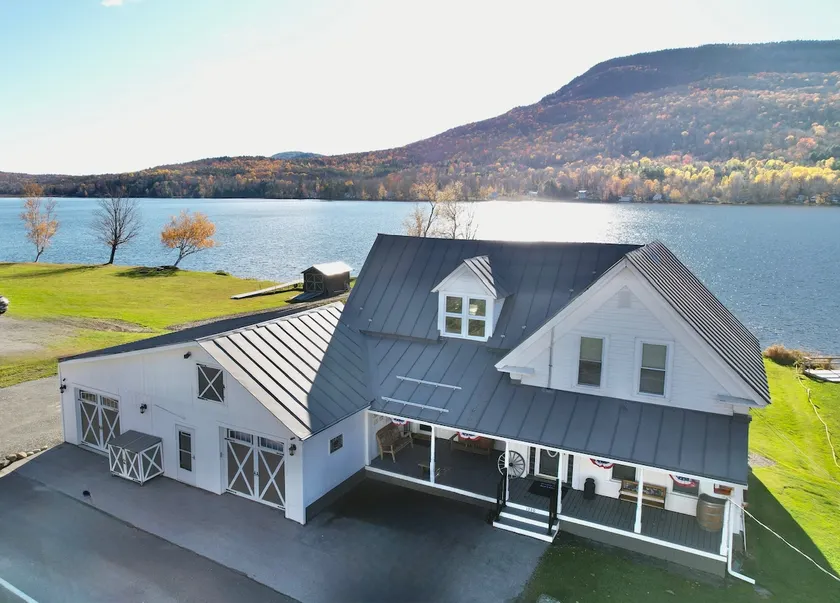 Home on Lake Elmore - game room, views, sleeps 12! - Image 1