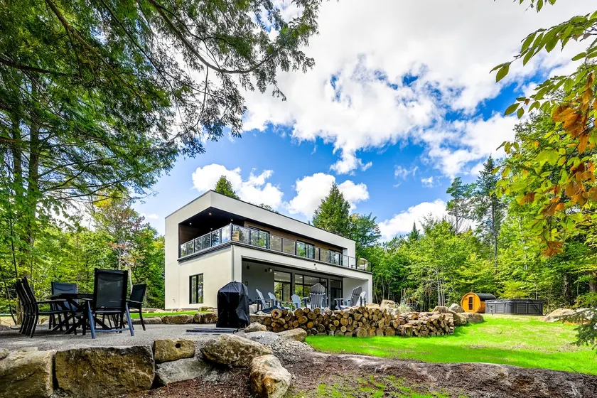 Nideli Chalet: 4 Ensuites, Jacuzzi, Sauna, Cozy Yard - Image 1