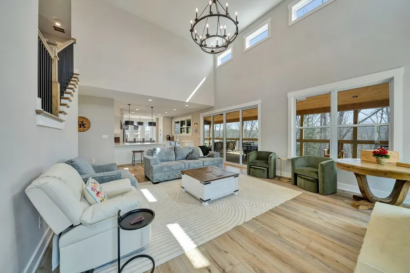 Luxury Lake House | Sleeps 14 | Hot Tub & More - Image 1