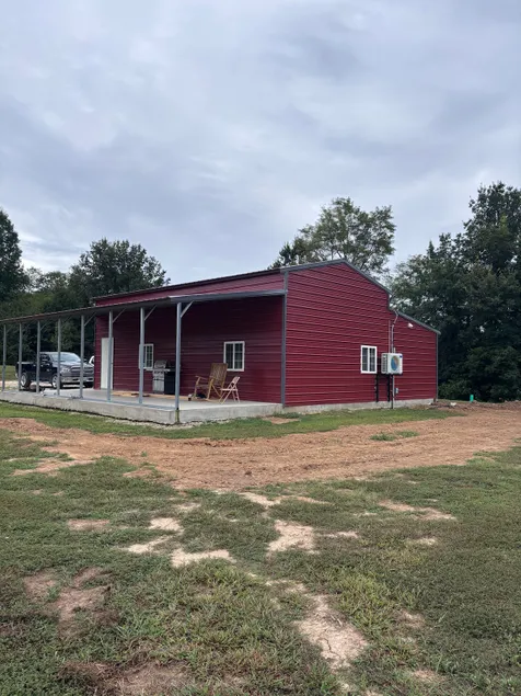 cozy country cabin with 35 acres. trailer parking - Image 1