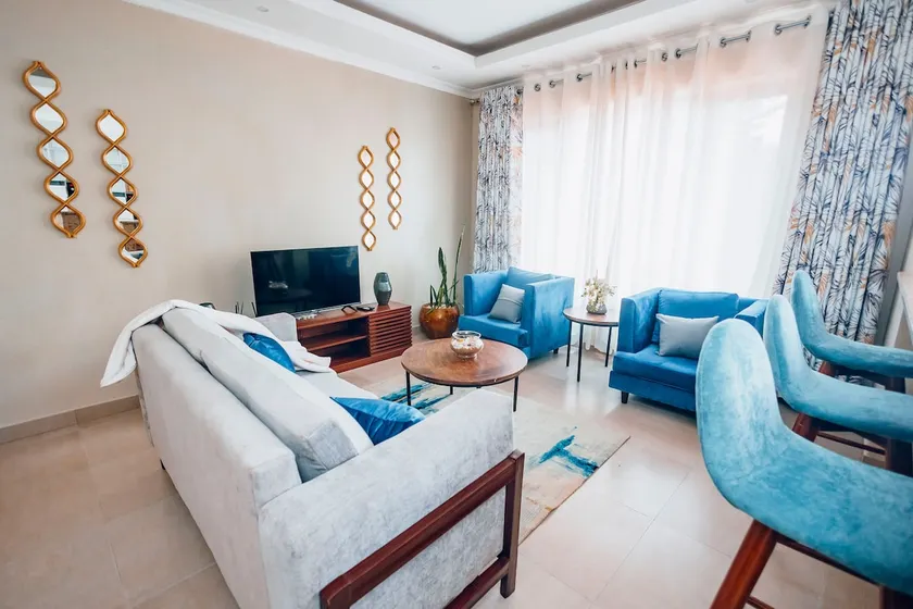 Royal Ridge Apartment - Image 1