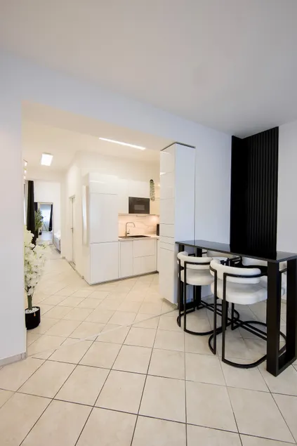 Cozy and modern: your temporary home! - Image 1