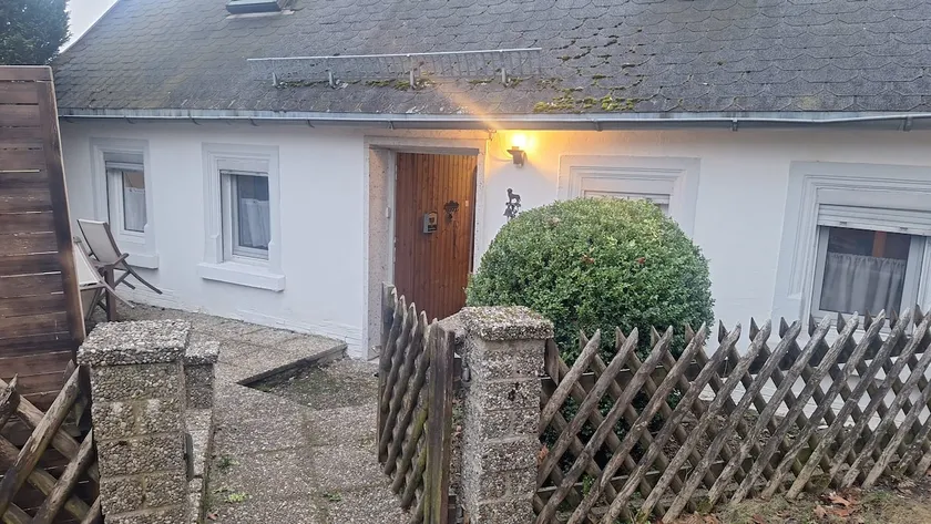 Cozy cottage for up to 5 people - Image 1