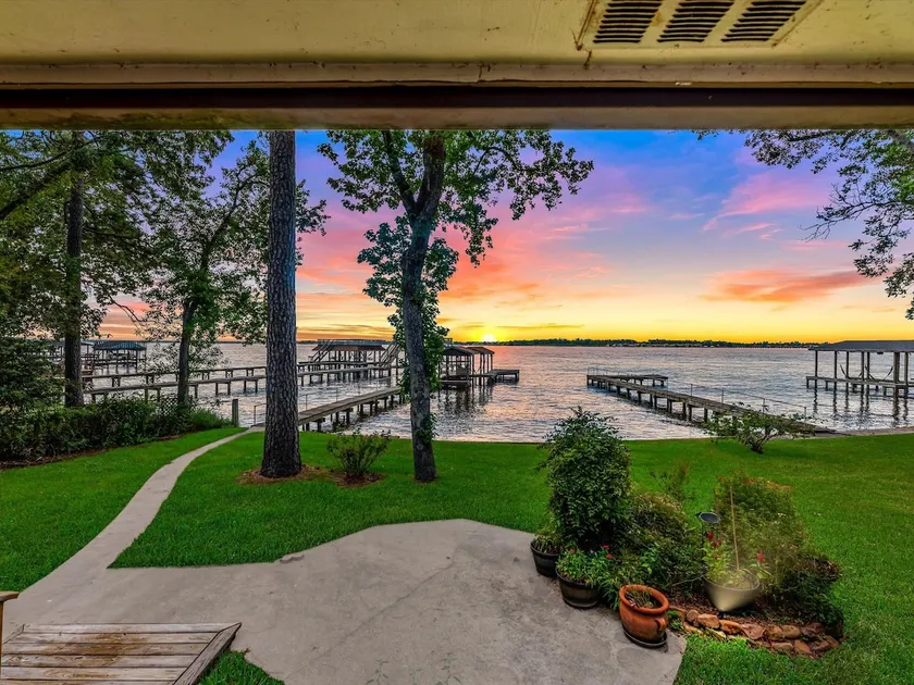 SBV Lake House - Image 1