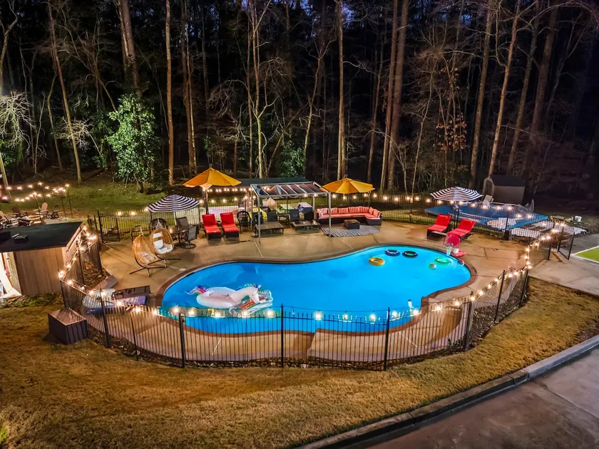Lux 2 acre Est Pool/Sauna/Pickleball/HtTub/MniGolf - Image 1