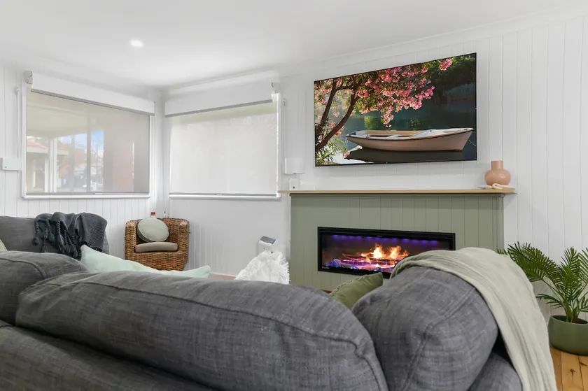 Vivienne @ Havannah Street Bathurst - Image 1