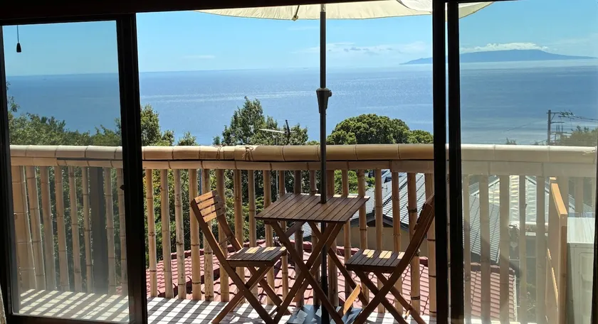 Pacific panorama sunny & spacious 3 floor home - Image 1