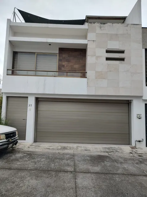 Luxury house. 4 air-conditioned bedrooms. Very comfortable - Image 1