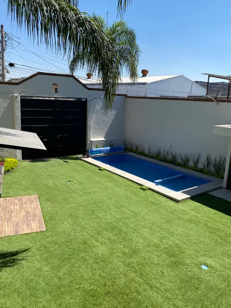 House with heated pool near the ring road - Image 1