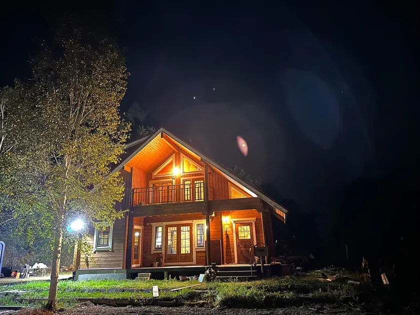 Starry Log House｜Hot Springs & Lavender 10 mins - Image 1