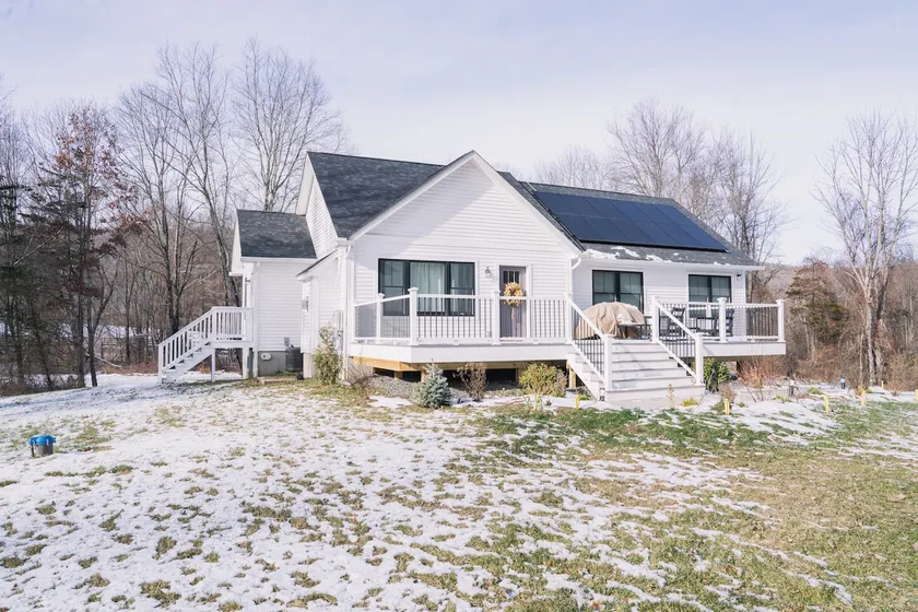 Luxury Newly Renovated 3BR 2BA| Family Fun - Image 1