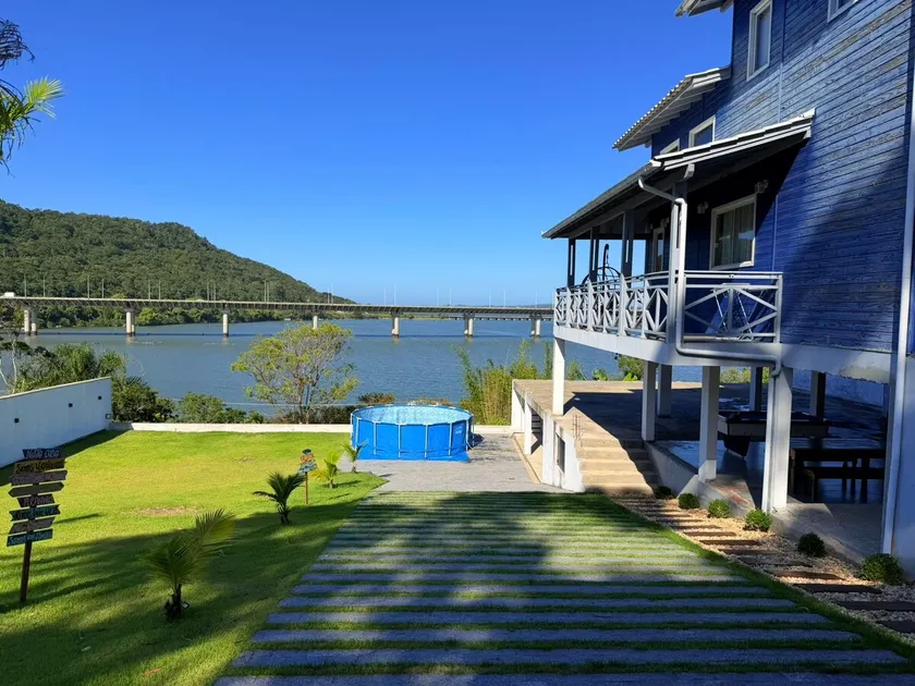Blue Lagoon Retreat - Image 1