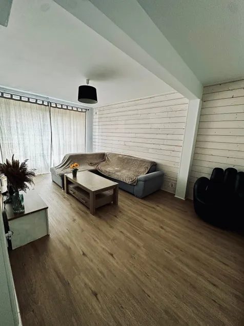 Charming apartment with private parking in Aurillac - Image 1