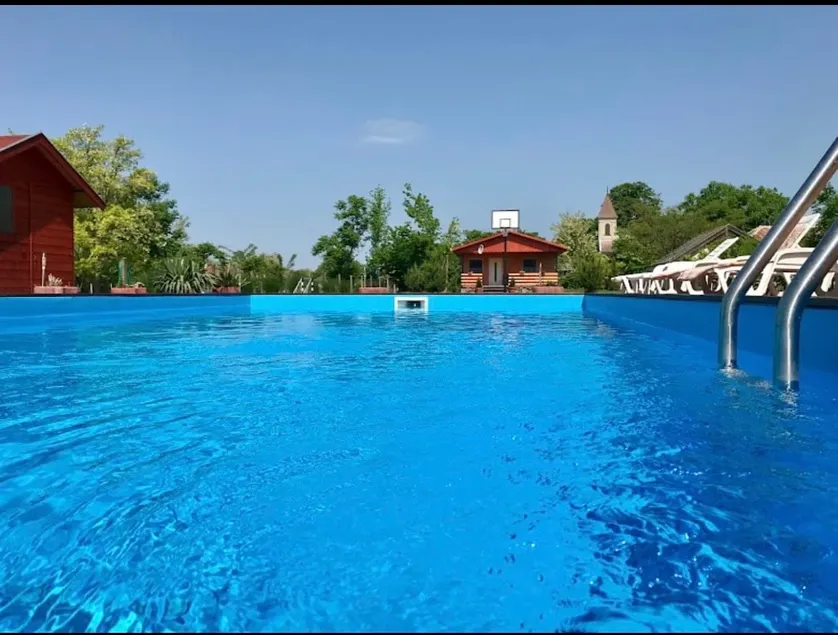 Tennis Guesthouse - Image 1