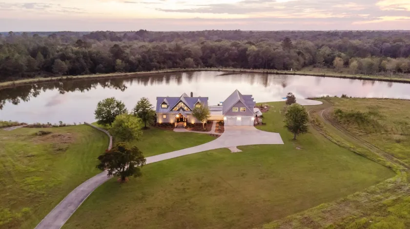 Georgia on My Mind Coastal Farmhouse - sleeps 12 - Image 1