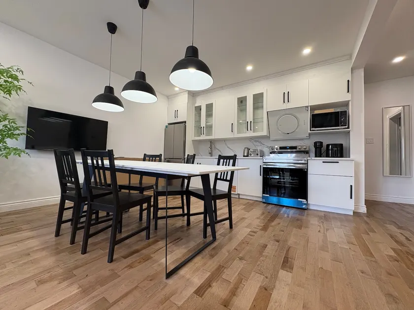 Bright Spacious 3BR • 2 Baths • Great Kitchen - Image 1