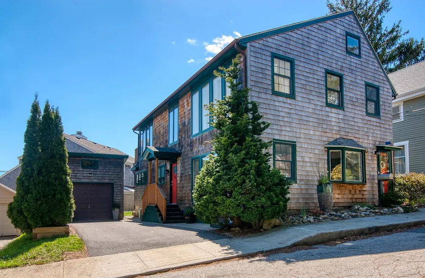 Coastal Cottage l Near Mystic in Stonington Boro - Image 1