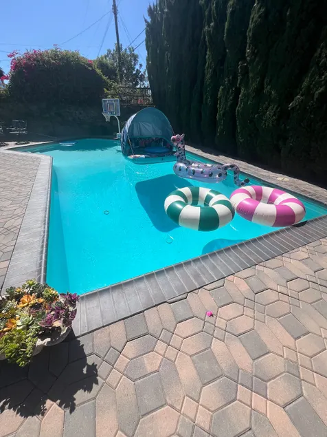 Fantasy Island/studio/sleeps 3/pool access & bbq - Image 1