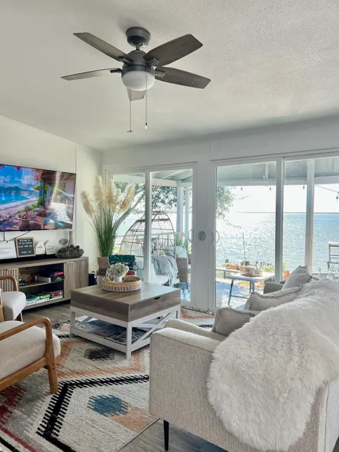Waterfront Retreat Fishing, Kayak, Pool & Hot Tub - Image 1